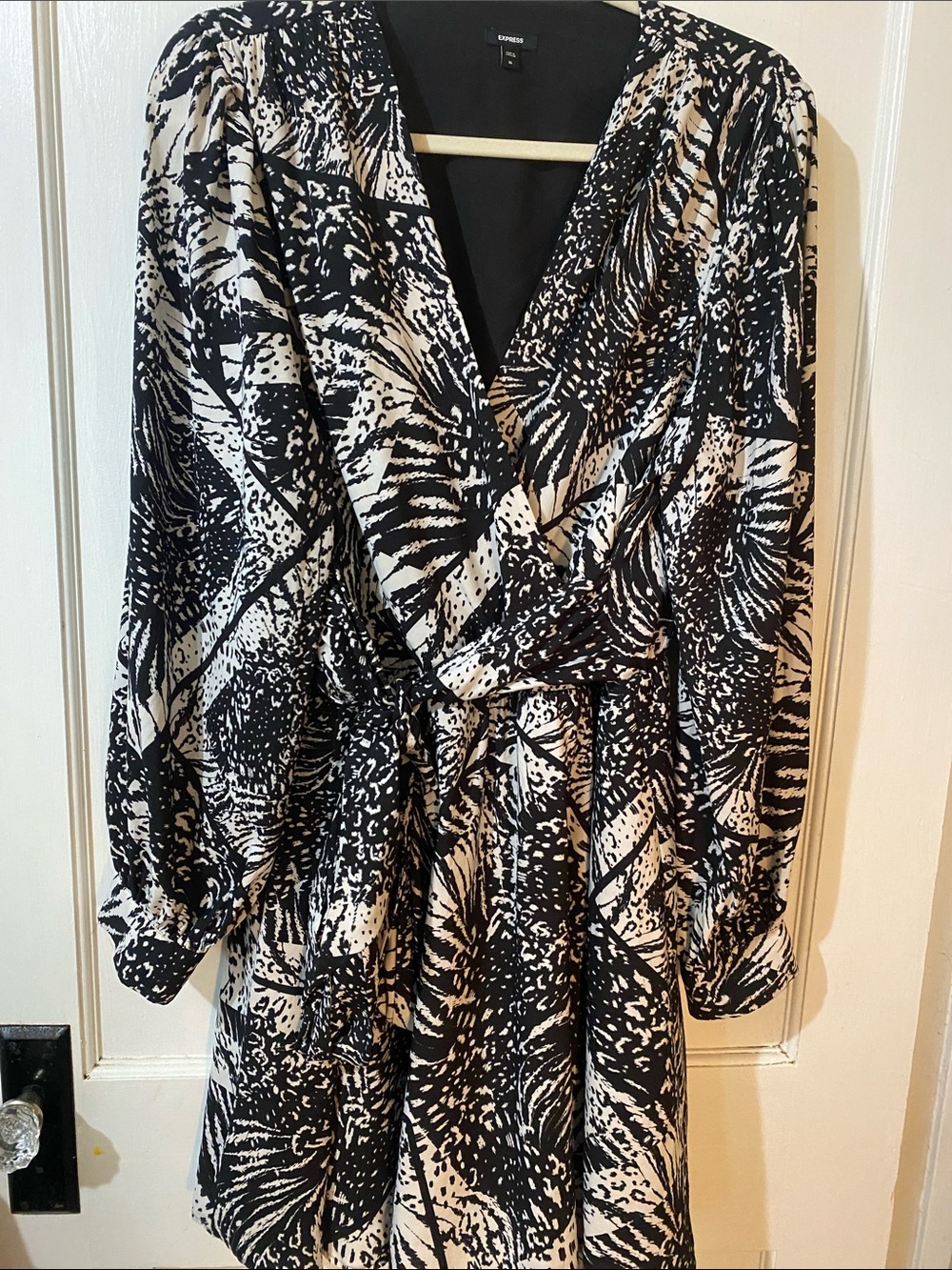 Express Black and White Printed Long Sleeve Wrap Dress